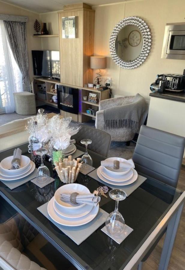 Beautiful Spacious Holiday Home - Romney Sands 뉴롬니 외부 사진