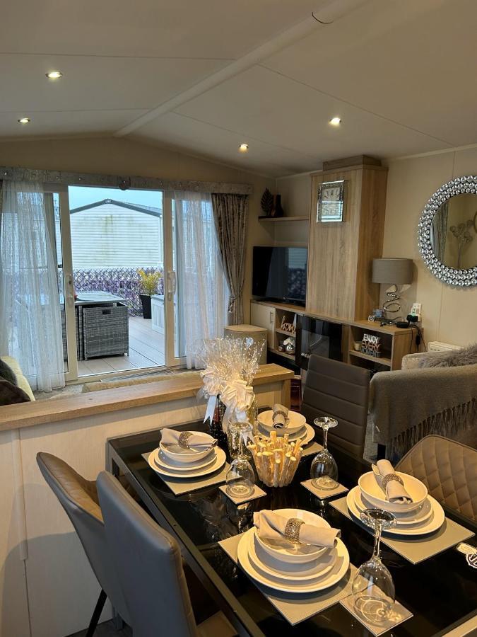 Beautiful Spacious Holiday Home - Romney Sands 뉴롬니 외부 사진