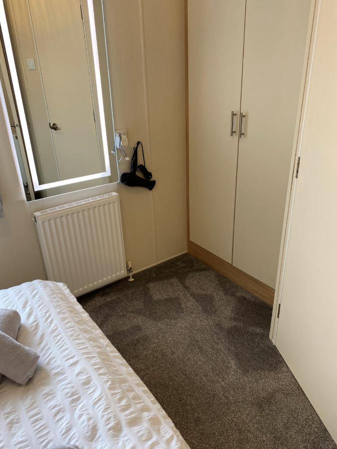 Beautiful Spacious Holiday Home - Romney Sands 뉴롬니 외부 사진